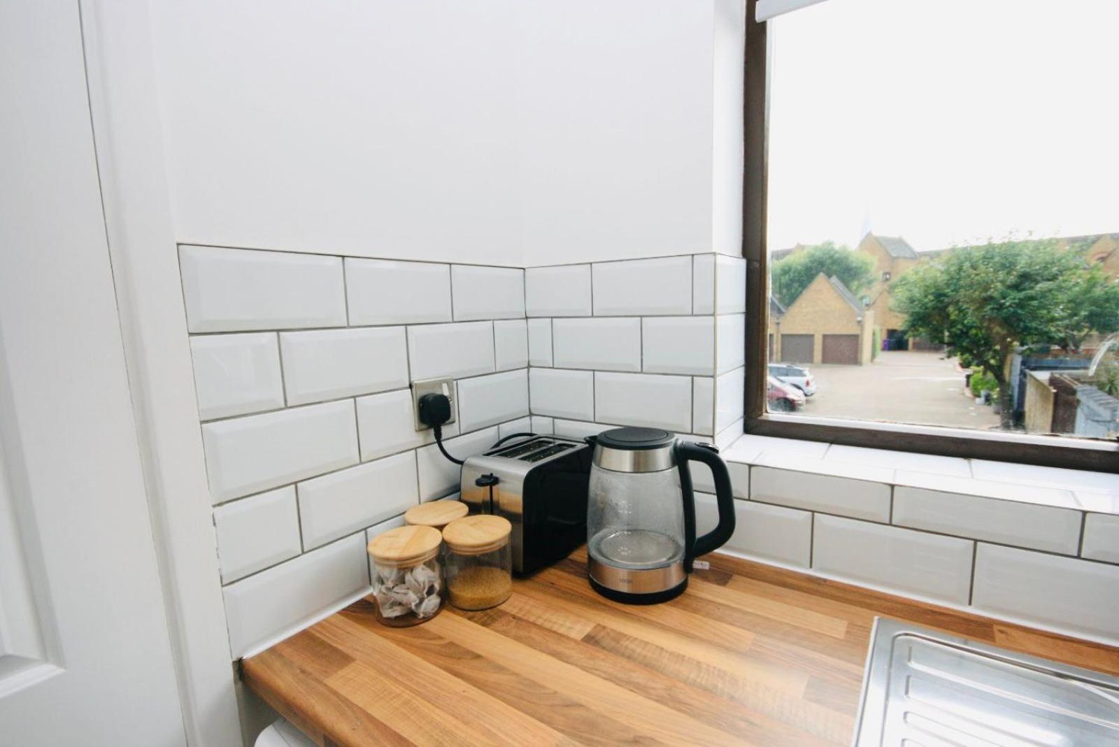 Studio Apartment Лондон Екстериор снимка