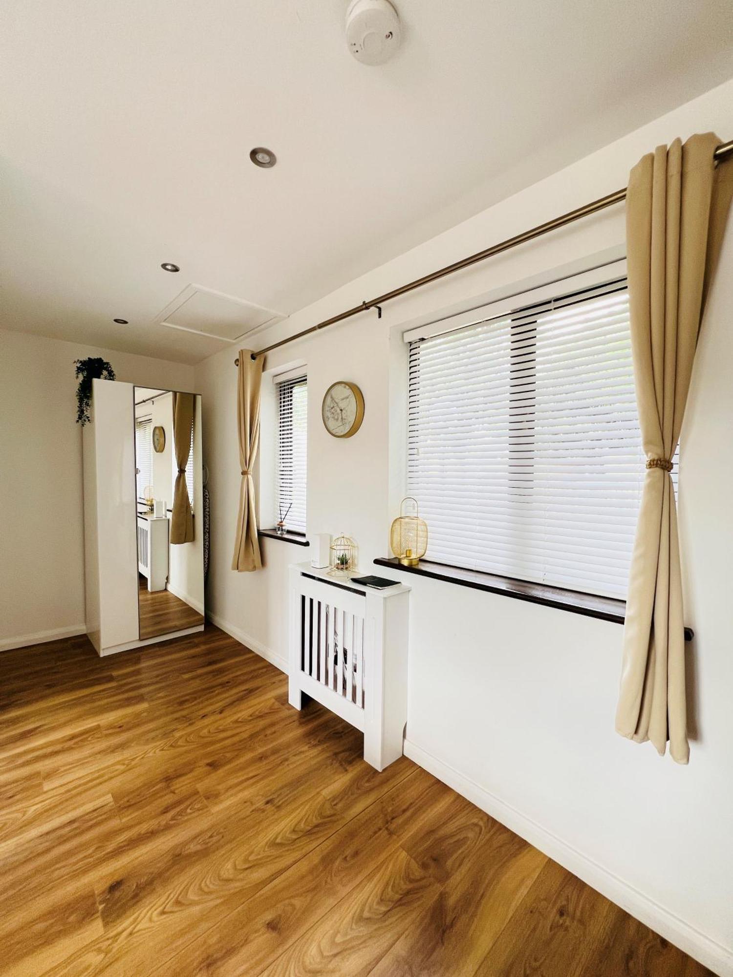 Studio Apartment Лондон Екстериор снимка